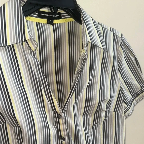 Express Striped Short Sleeve Shirt Medium - Picture 2 of 4